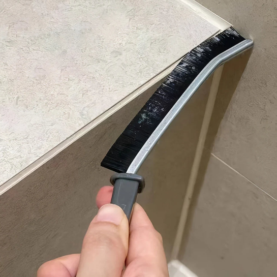 Brosse de nettoyage pour espaces étroits