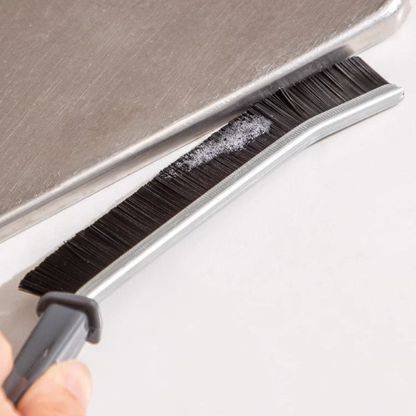 Brosse de nettoyage pour espaces étroits